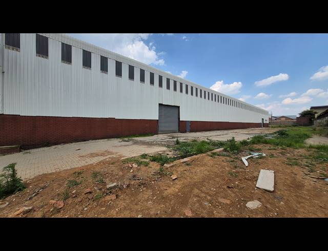 3,000M² FACTORY FOR SALE IN BOKSBURG EAST